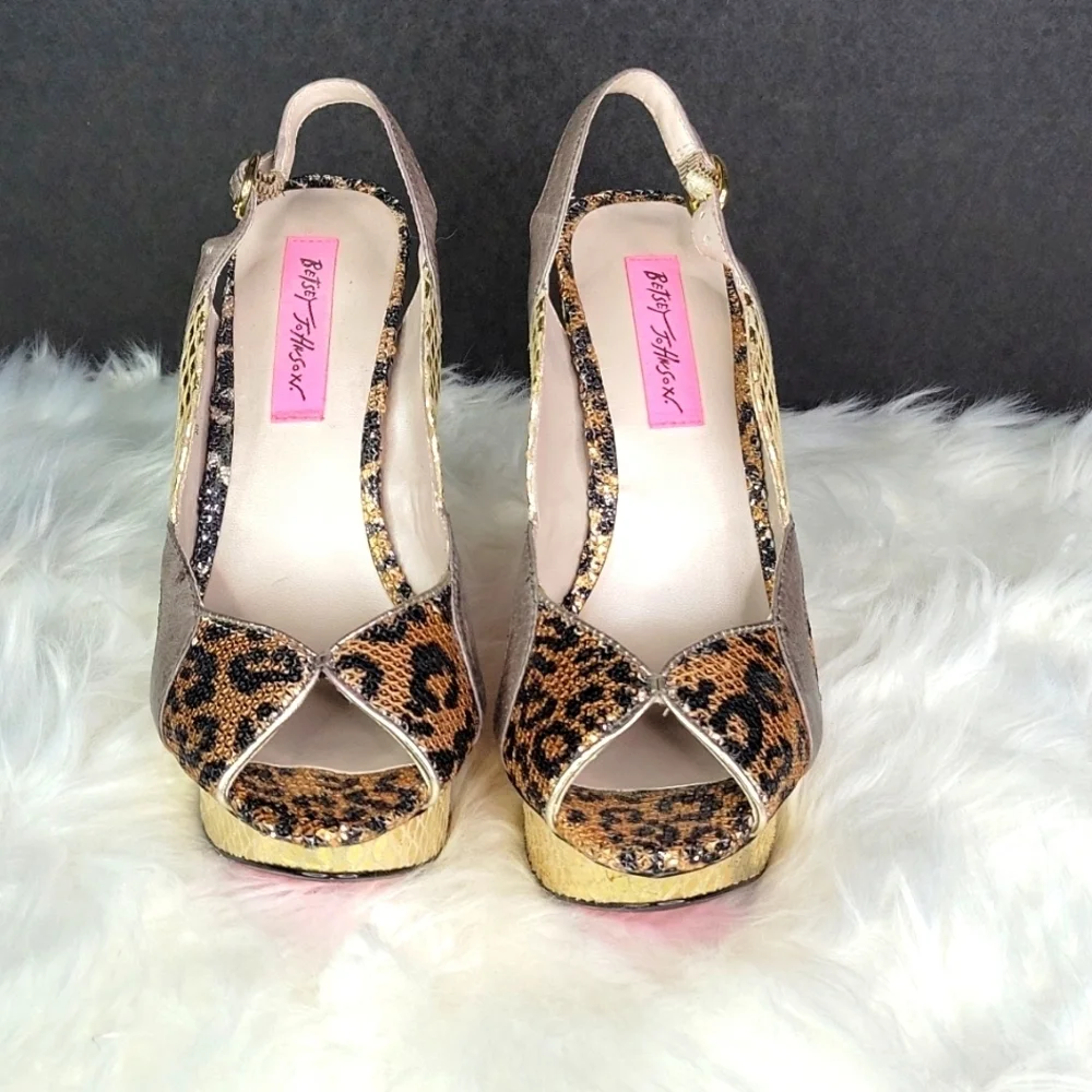 BETSEY JOHNSON Twanty‎ Slingback Pumps Size 6.5